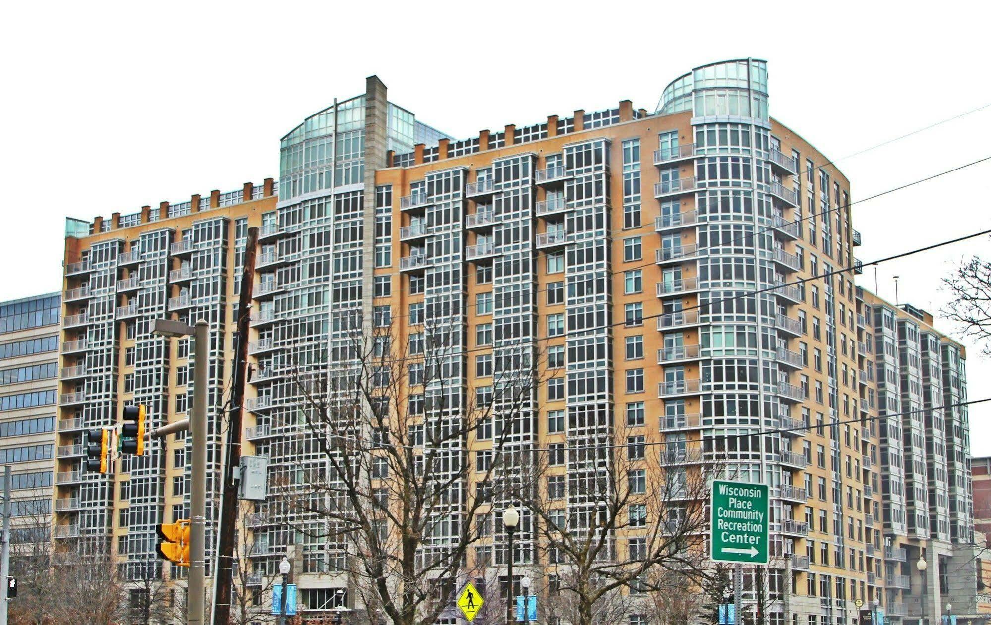 Weichert Suites At Wisconsin Place Chevy Chase Dış mekan fotoğraf