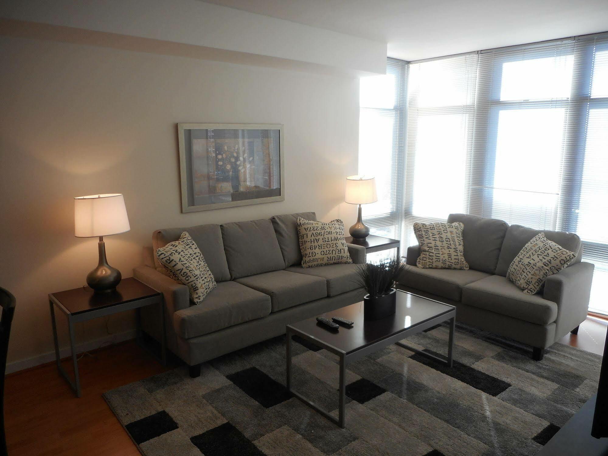 Weichert Suites At Wisconsin Place Chevy Chase Dış mekan fotoğraf